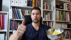 Ananas schneiden schälen mit Ananasschneider aus Edelstahl